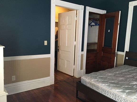 3rd image of 71 Vine St