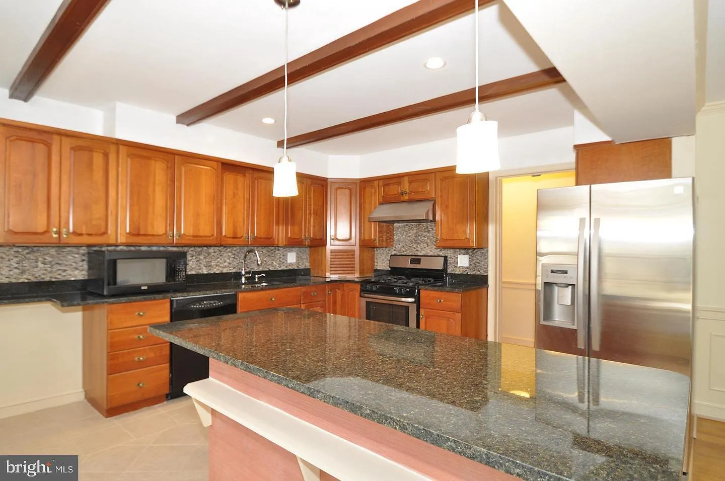 4 bed, 3.5 bath, 4484 sqft, $5,500 — Photo 4