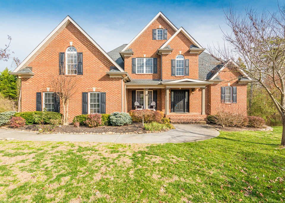 1st image of 9606 Valley Woods Ln