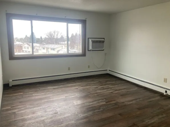 406 17th St Nw, 406 17th St NW APT 15, Mandan, ND 58554