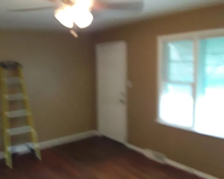 1709 S Walnut St — Photo 10