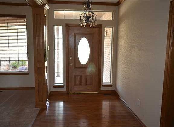 3rd image of 1136 Camelot Dr