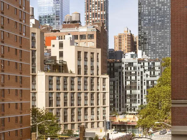 430 West 34th Street image 6 of 9