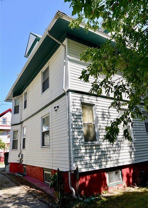 2nd image of 108 Congress Ave