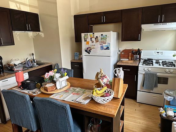 4th image of 1676 N Van Buren St APT 2