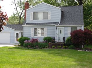 574 Bishop Rd, Highland Heights, OH 44143