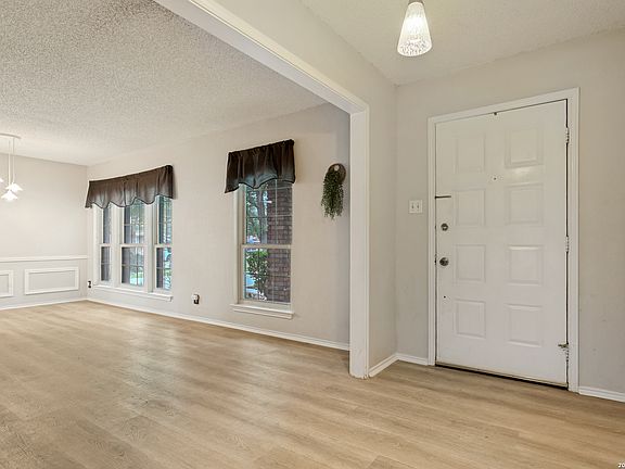 4th image of 1707 ASHLEY CIR