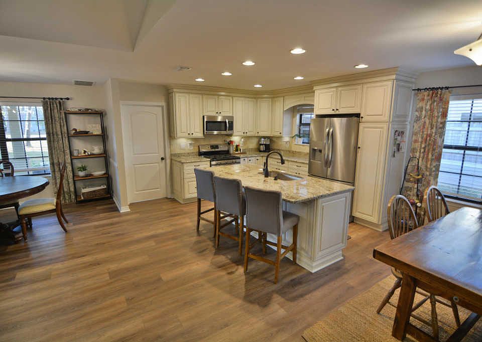 1st image of 643 Birkdale Cir E