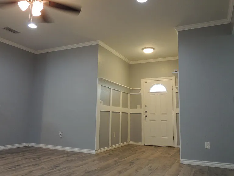 1003 N Doris Ave — Photo 2