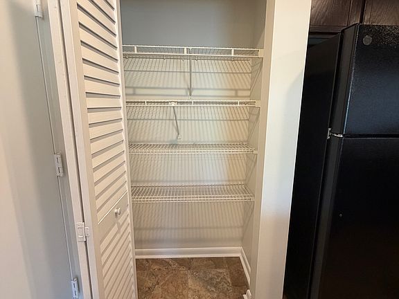 5th image of 325 Danube Ave #7