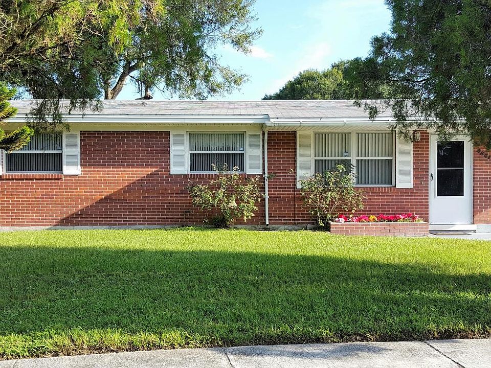 1st image of 2561 Stratford Dr
