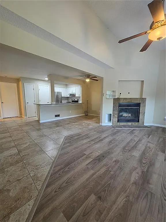 3 bed, 2.5 bath, 1330 sqft, $2,200 — Photo 3