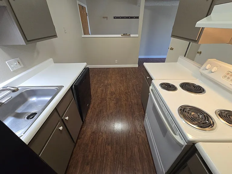 1606 Cottonwood Dr #23 — Photo 6