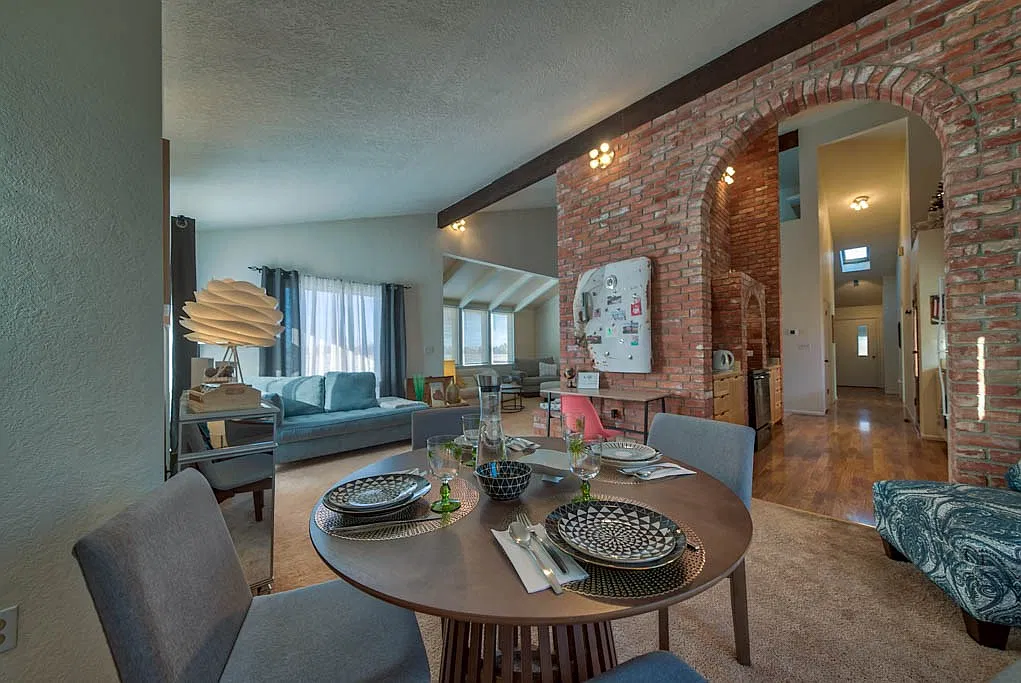 3 bed, 2.0 bath, 1477 sqft, $1,700 — Photo 1