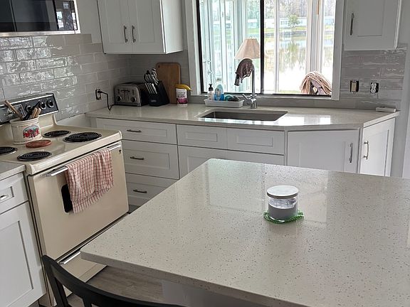 5th image of 17006 Silver Shores Ln