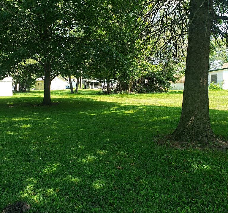 1st image of 217 W Bates St