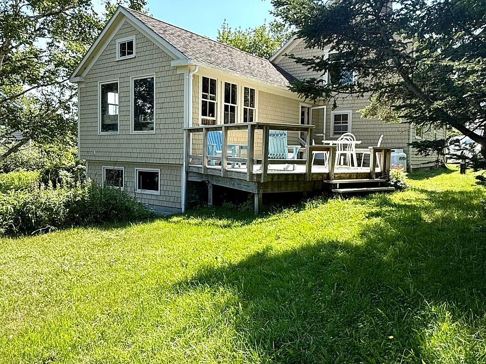1st image of 399 Mooseneck Road