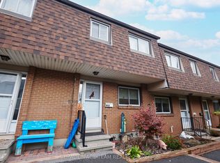 902 Elmsmere Rd #B, Ottawa, ON K1J7T6