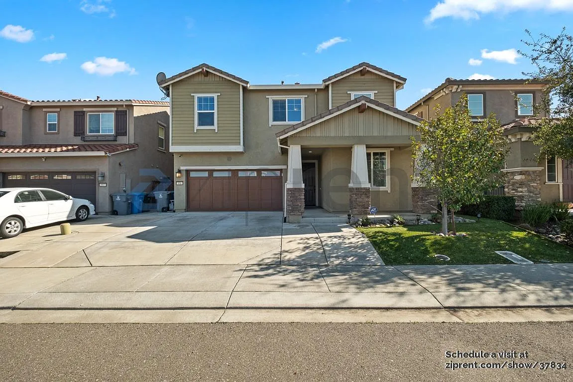 551 Sawyer Dr photo 1