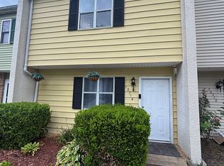 12714 Woodside Ln, Newport News, VA 23602