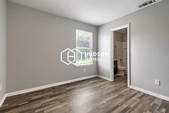 3201 Mount Horum Way — Photo 9