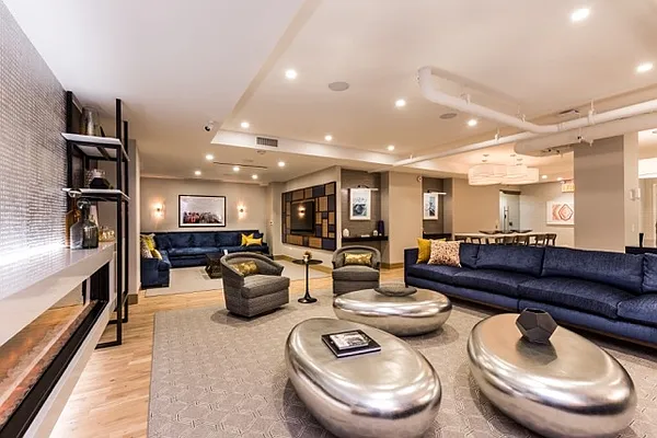 Rented by Greystar | media 7