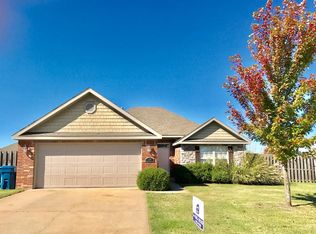 1177 Richards St, Pea Ridge, AR 72751