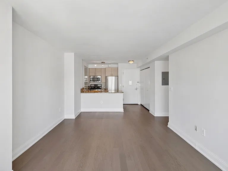 125 W 31st St #17-C — Photo 28