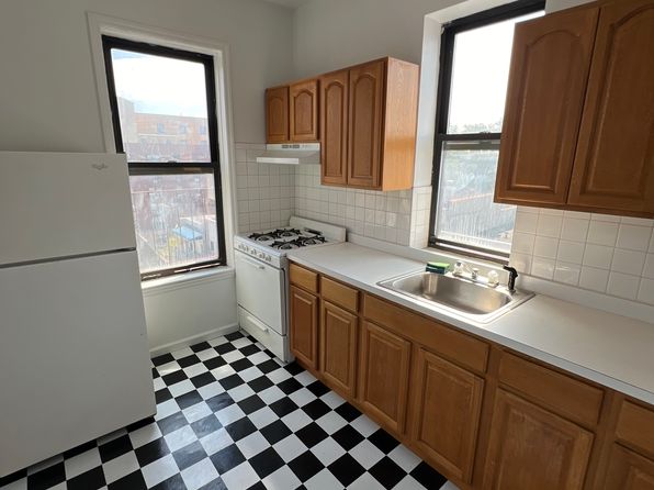 906 Summit Ave APT 3B