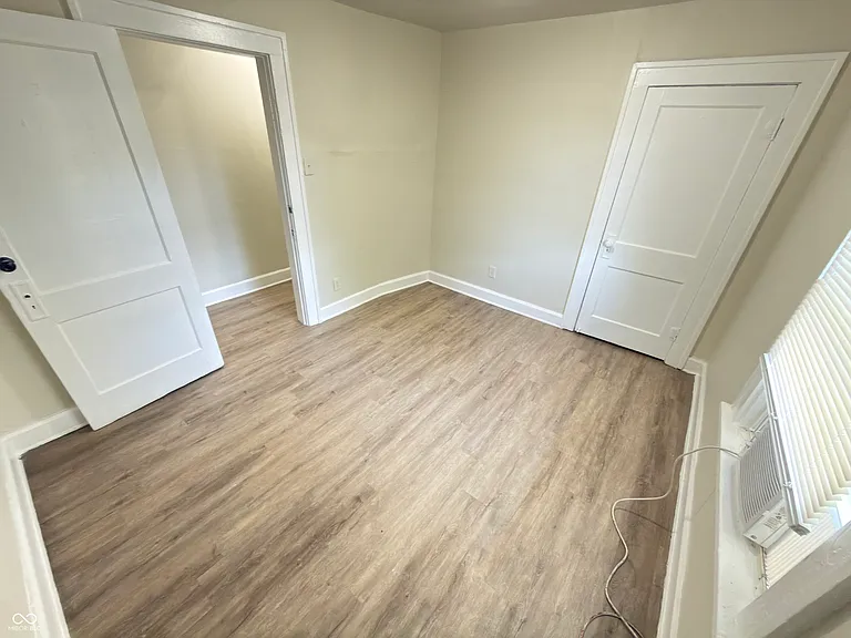 4040 N College Ave — Photo 11