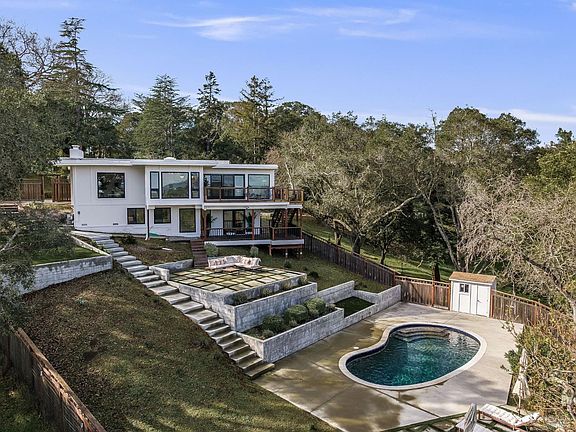 2nd image of 194 Maestro Road