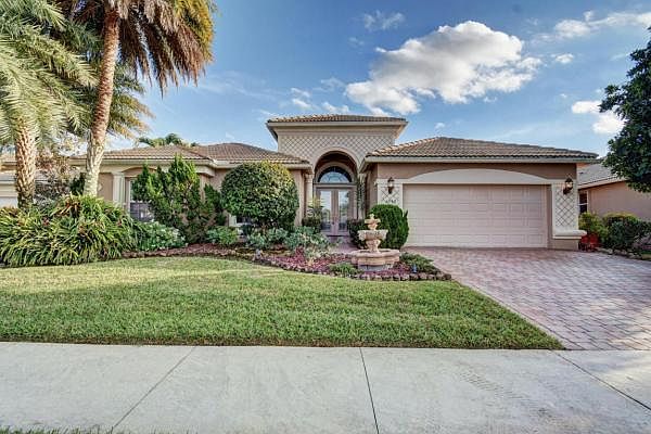 Home For Sale In Villaggio