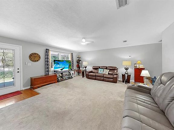 3rd image of 38919 3RD AVENUE