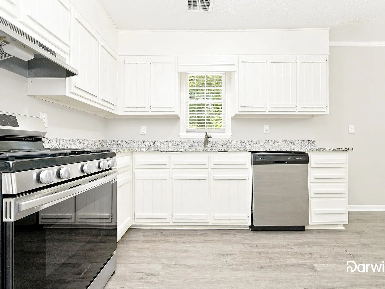 3 bed, 2.0 bath, 1663 sqft, $1,895 — Photo 2