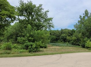 5N614 Hidden Springs Dr, Saint Charles, IL 60175