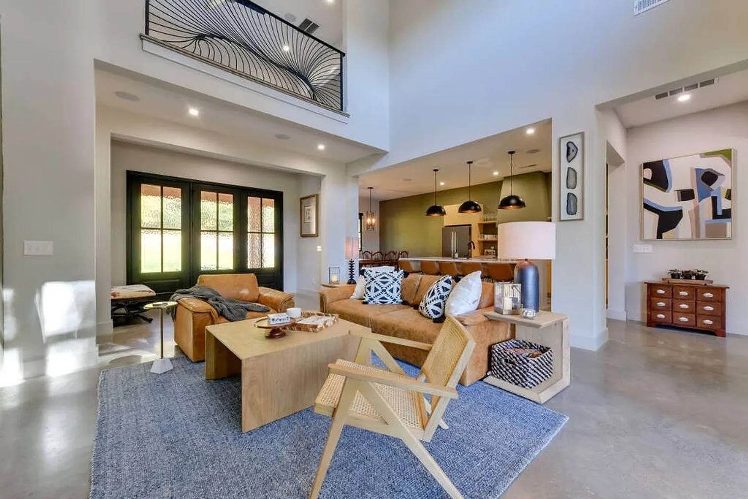 4 bed, 3.5 bath, 3196 sqft, $16,535 — Photo 2