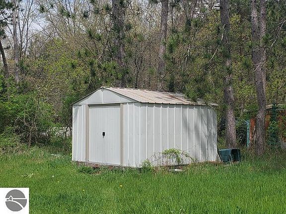 3rd image of 1570 B St