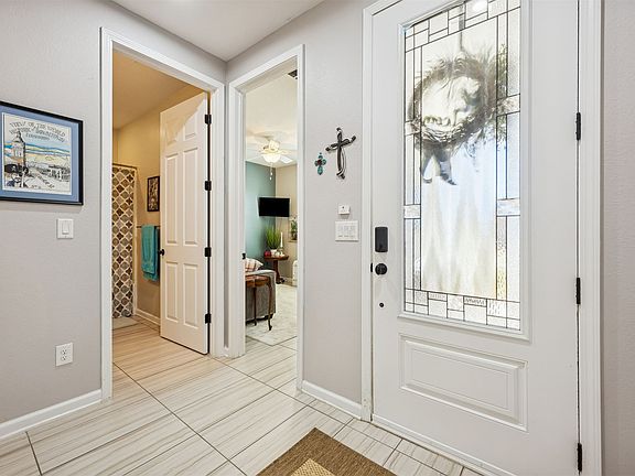 3rd image of 95496 Hanover Ct