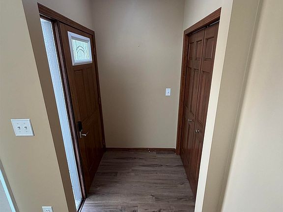 3rd image of 14715 Holly Ct Court