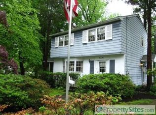 22 Ridgewood Cir, Haddonfield, NJ 08033