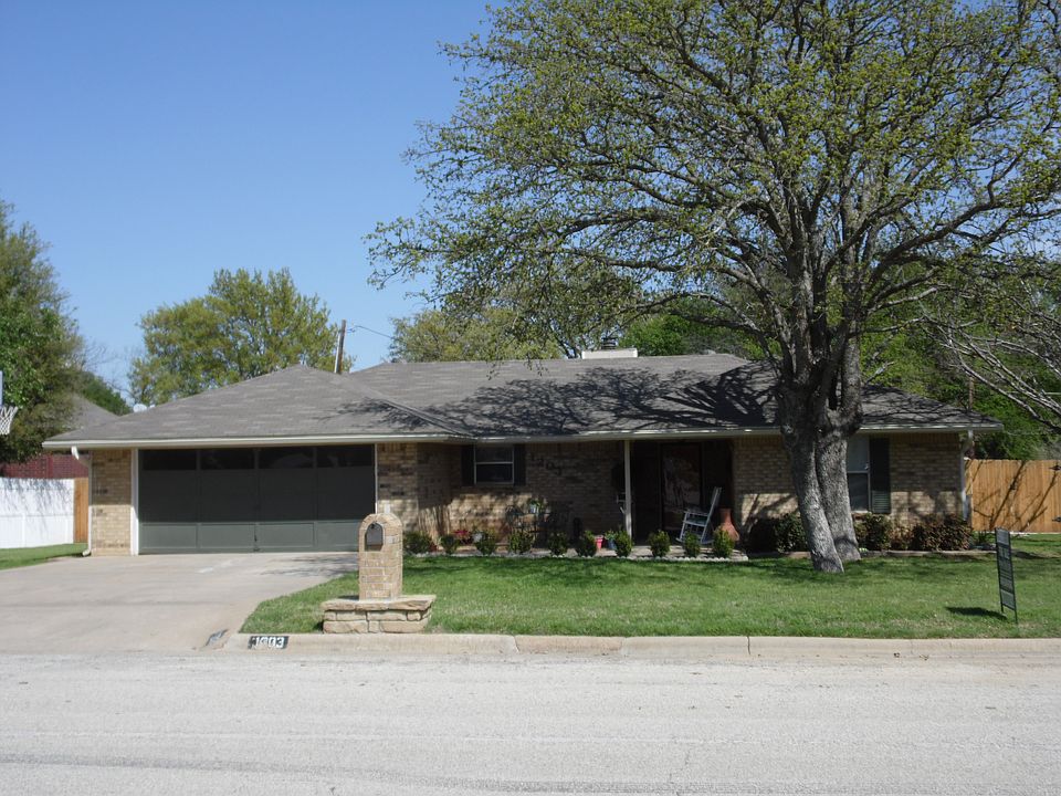 Beautiful 3 BR 2 Bath