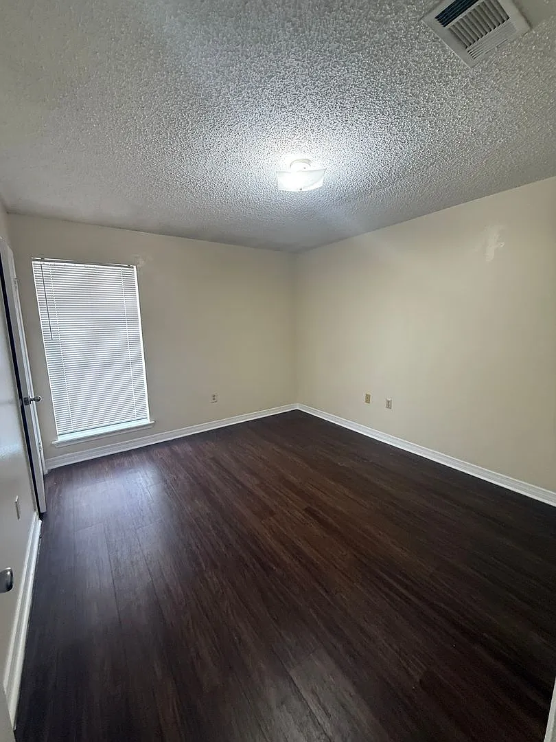 AM 3033 Toulon Dr. — Photo 4