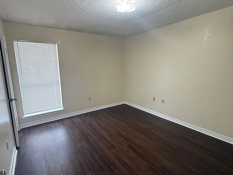 3033 Toulon Dr — Photo 4