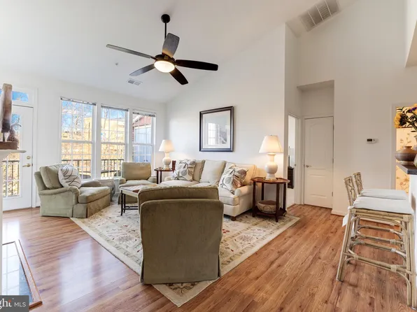 12180 Abington Hall Pl APT 303, Reston, VA 20190