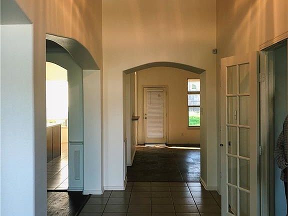 4th image of 3713 Queenswood Ct