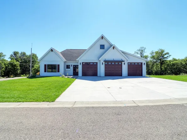 102 Altavista Dr, Detroit Lakes, MN 56501
