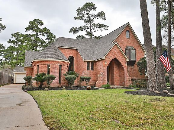 4 Bedroom, 2.5 baths located on a quiet cul-de-sac street