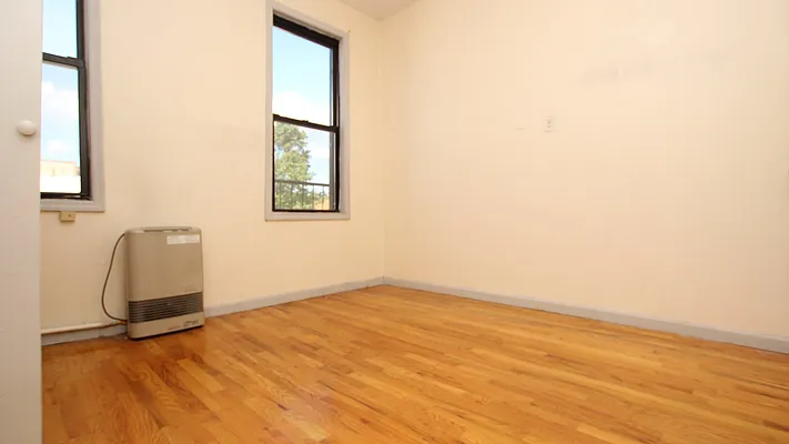 Rented by Nooklyn NYC LLC | media 12