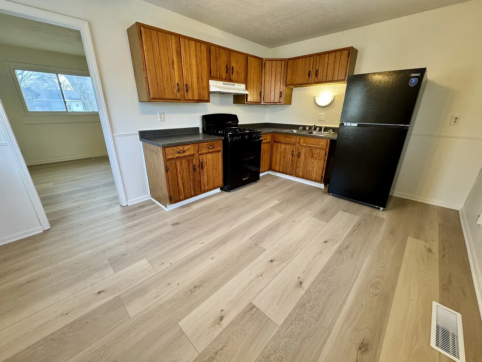 708 Maumee Drive - 1 — Photo 3