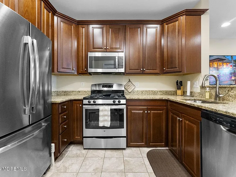 36 Kyle Dr — Photo 6